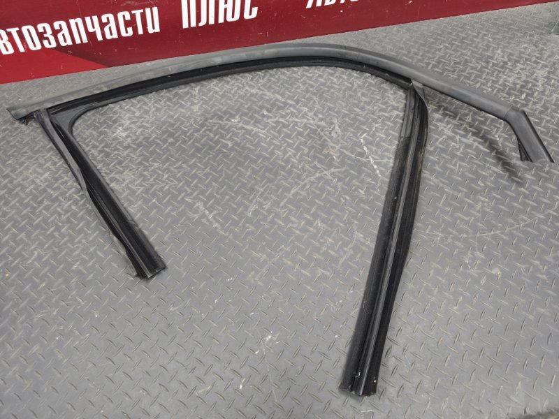 Уплотнитель рамки двери