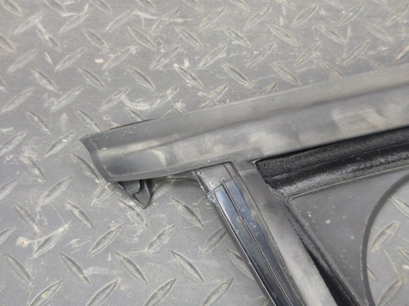 Уплотнитель рамки двери