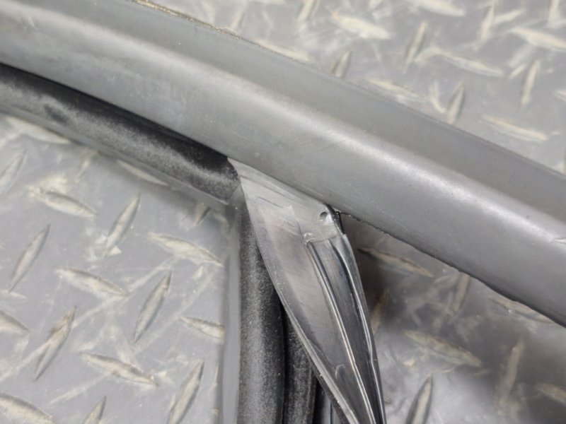 Уплотнитель рамки двери