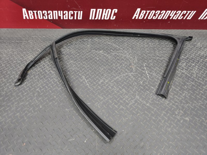 Уплотнитель рамки двери