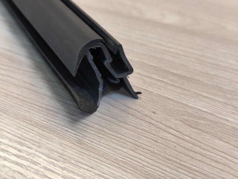 Уплотнитель стекла двери внутренний