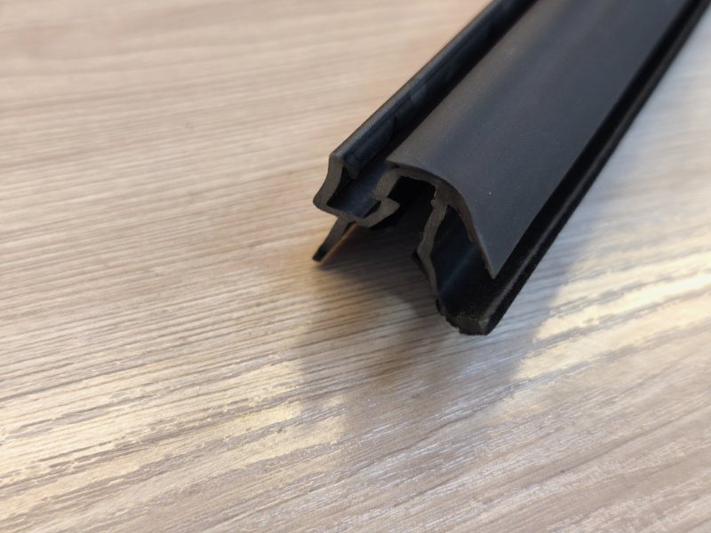 Уплотнитель стекла двери внутренний