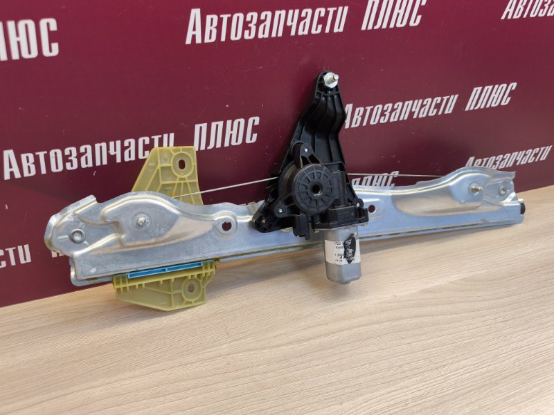 Стеклоподъемник    двери