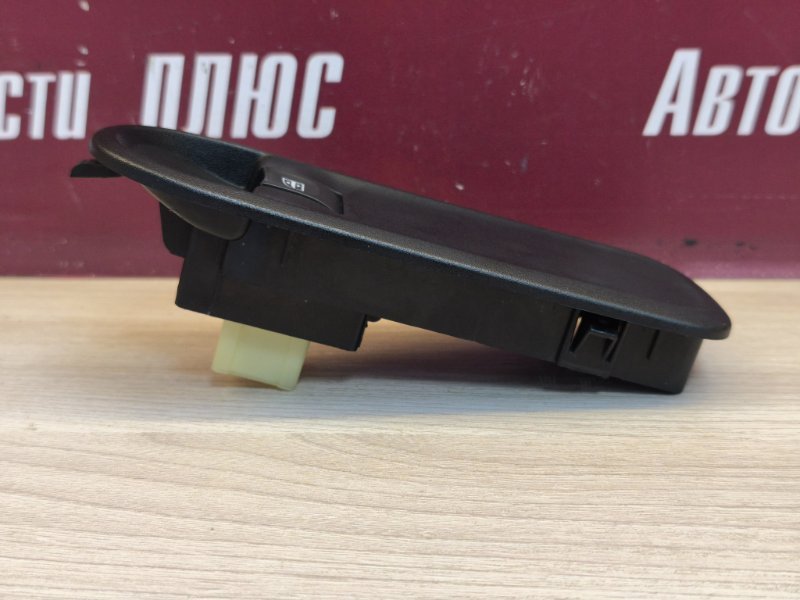 Кнопка стеклоподъемника