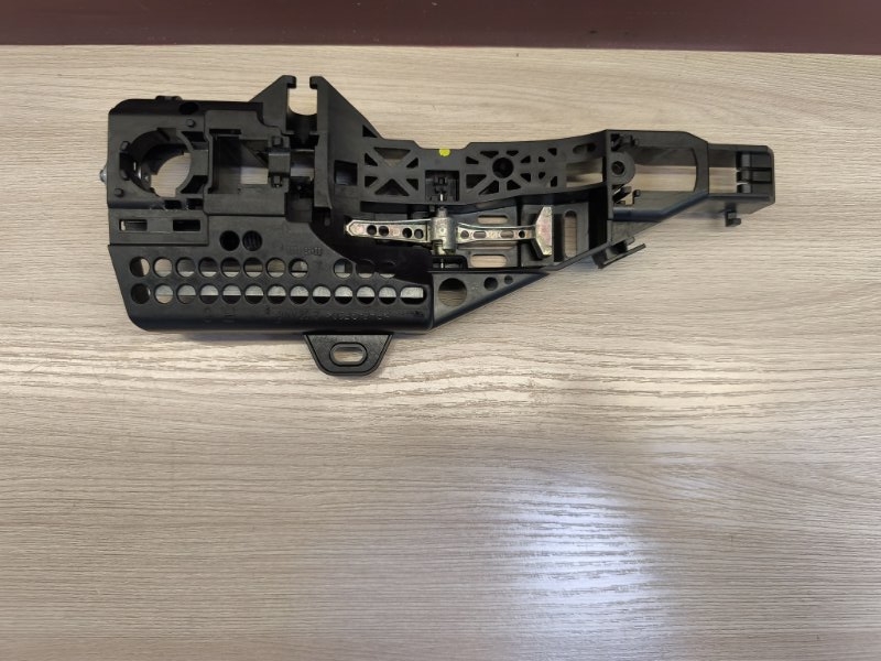 Кронштейн ручки двери