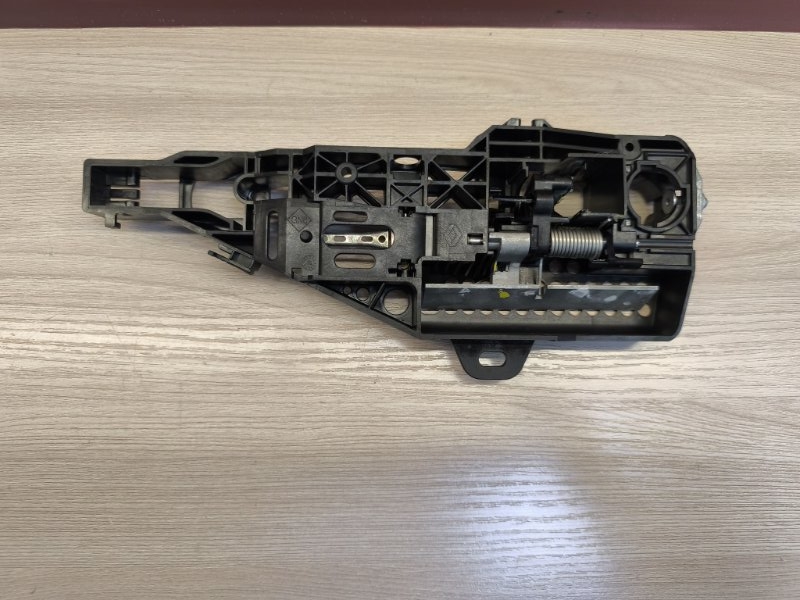 Кронштейн ручки двери