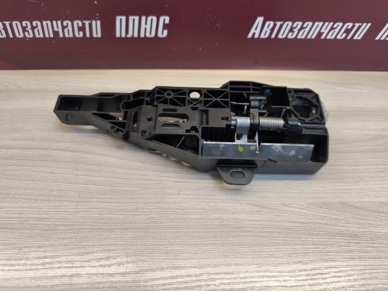 Кронштейн ручки двери