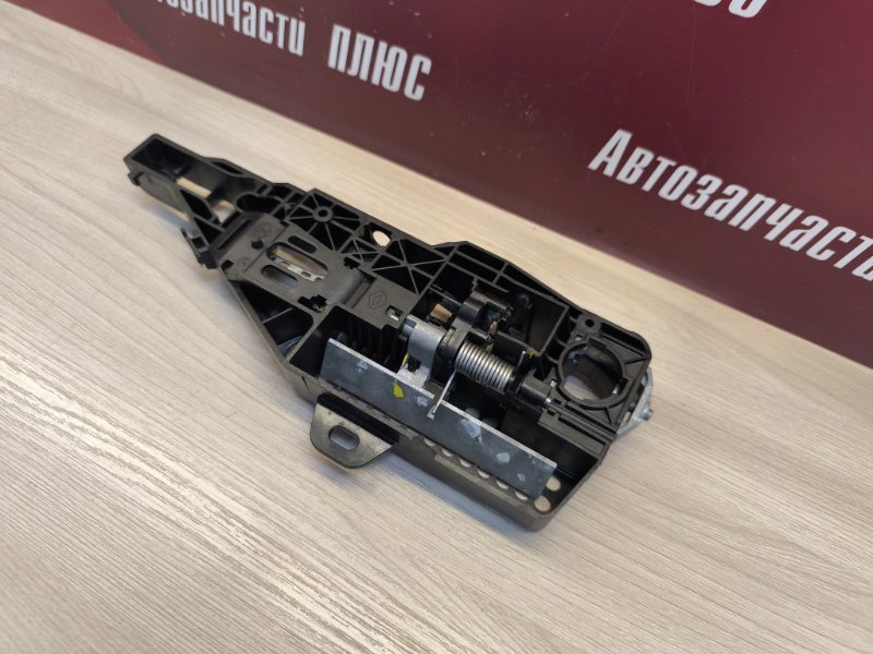 Кронштейн ручки двери