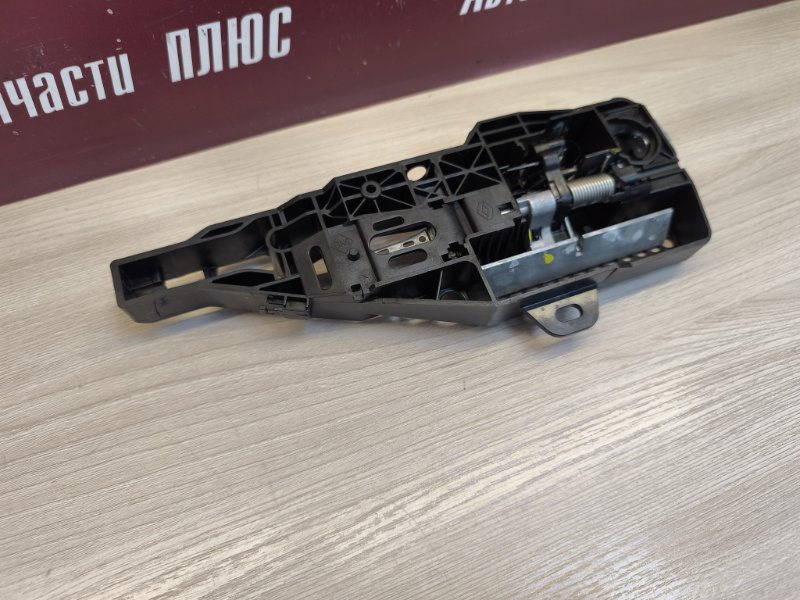 Кронштейн ручки двери