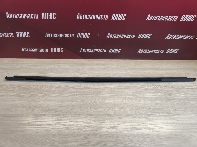 Уплотнитель стекла двери внешний