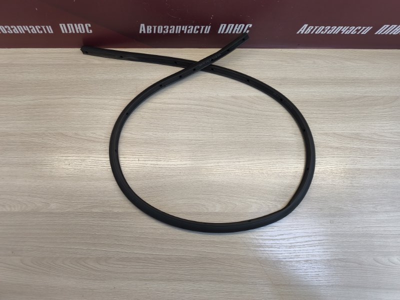 Уплотнительная резинка боковой двери