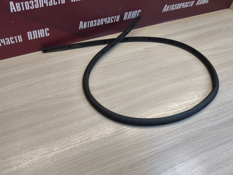 Уплотнительная резинка боковой двери