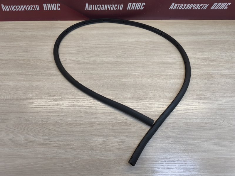 Уплотнительная резинка боковой двери