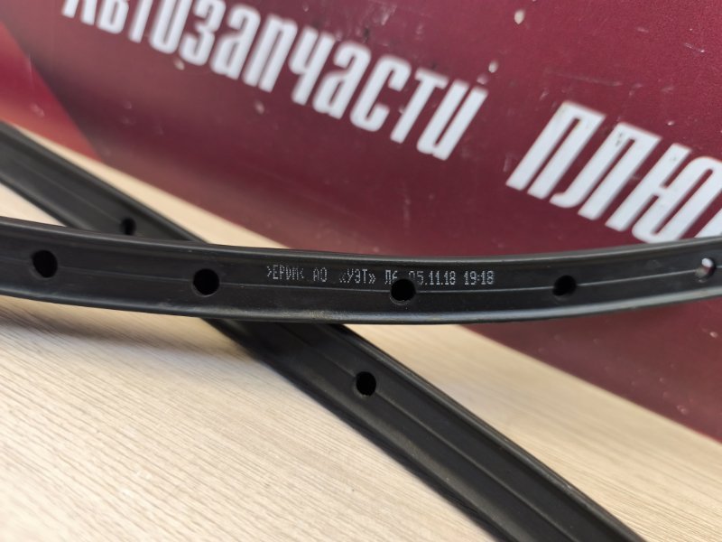 Уплотнительная резинка боковой двери