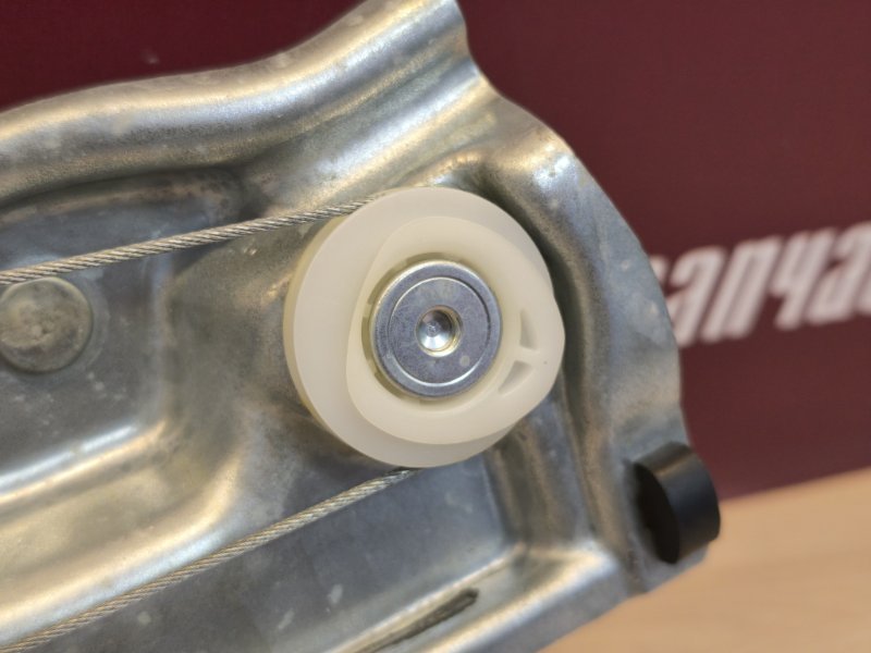 Стеклоподъемник    двери