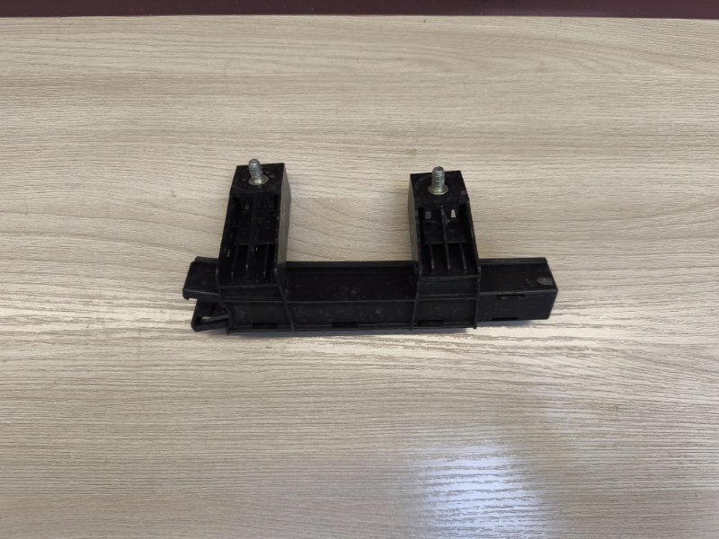 Направляющая стекла     двери