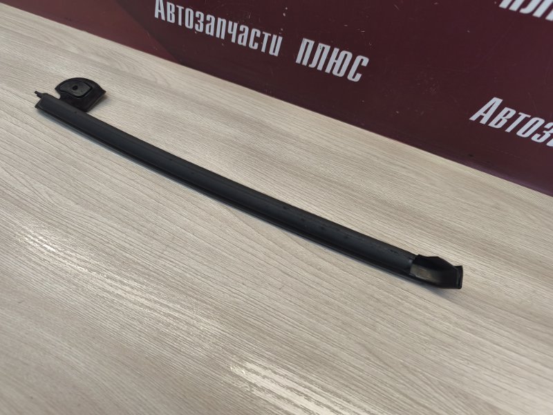 Уплотнитель двери