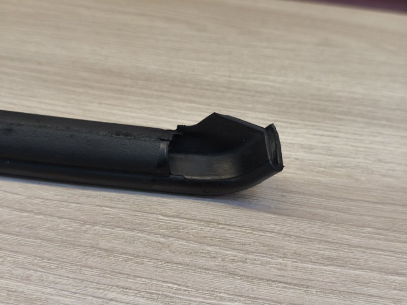 Уплотнитель двери