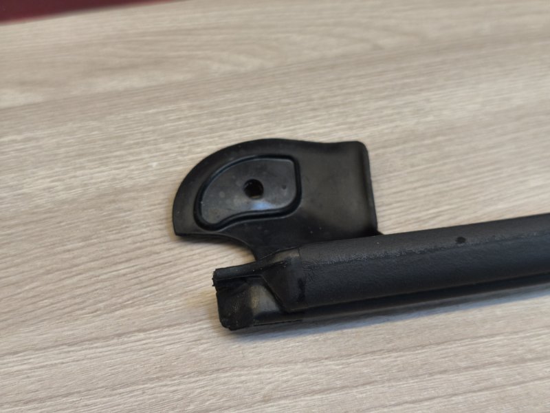 Уплотнитель двери