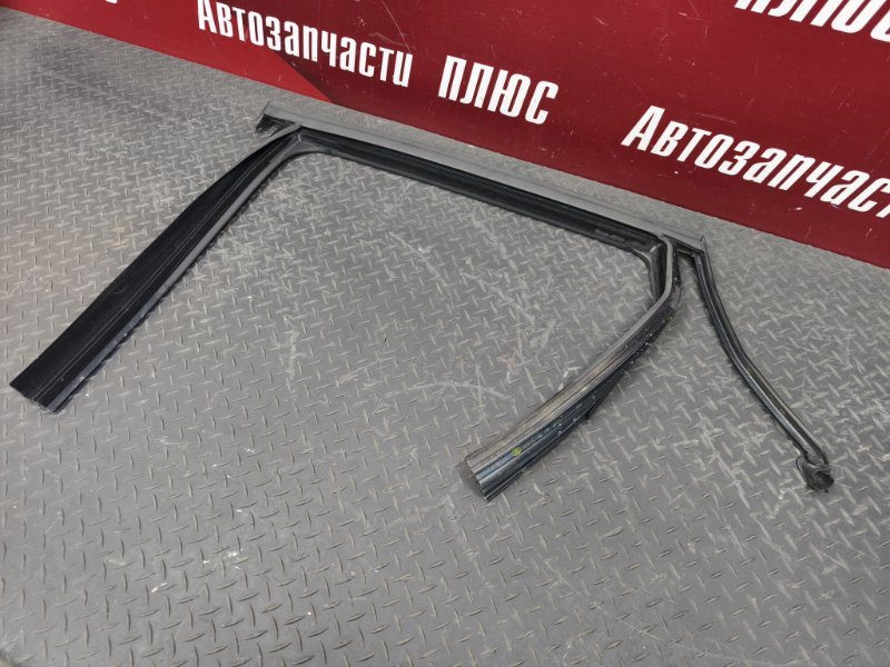 Уплотнитель рамки двери