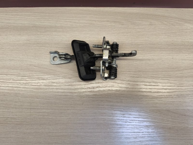 Ограничитель двери