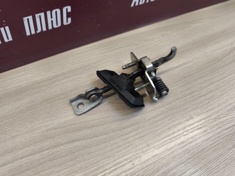 Ограничитель двери