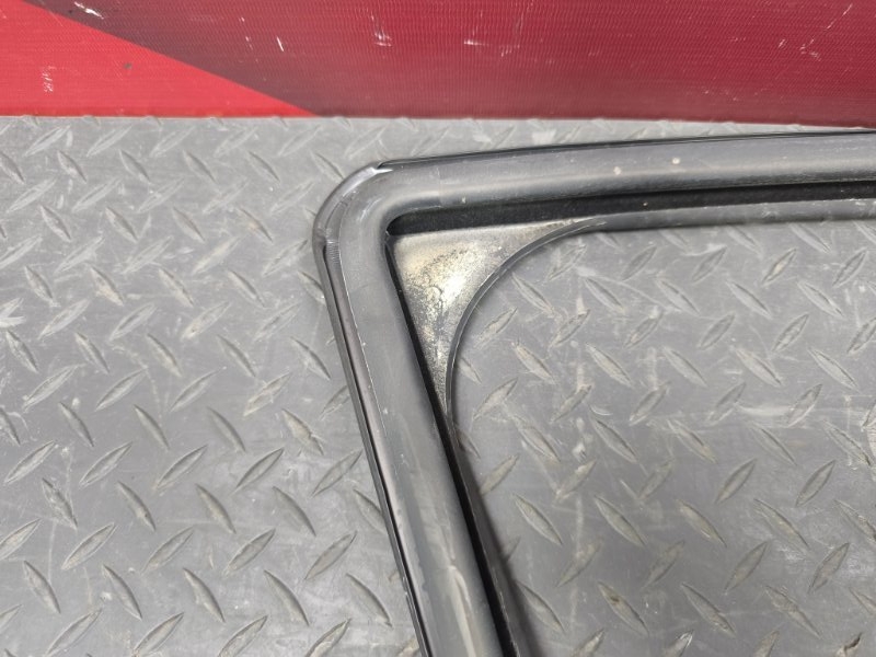 Уплотнитель стекла двери