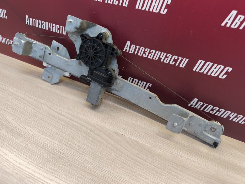 Стеклоподъемник    двери