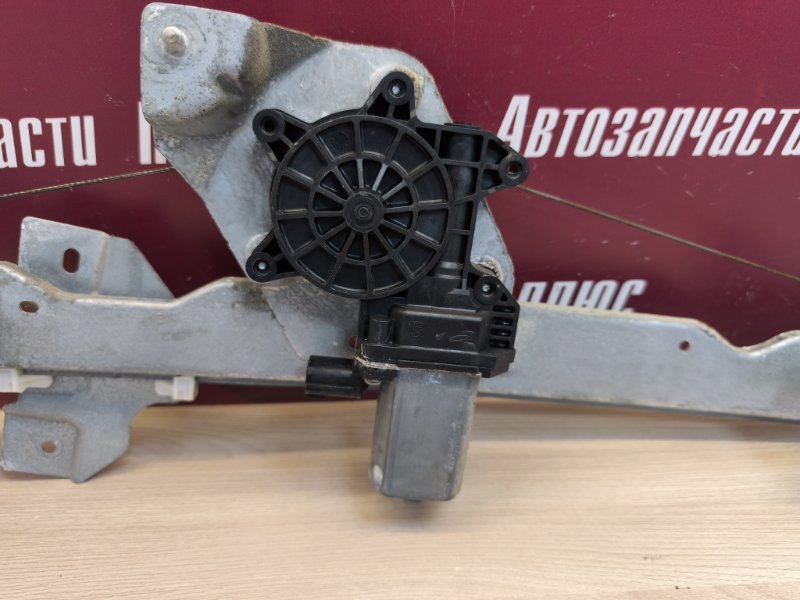 Стеклоподъемник    двери