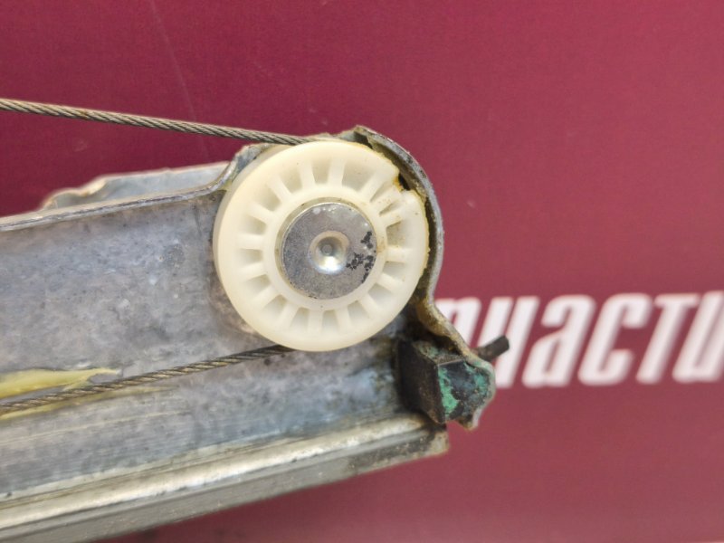 Стеклоподъемник    двери