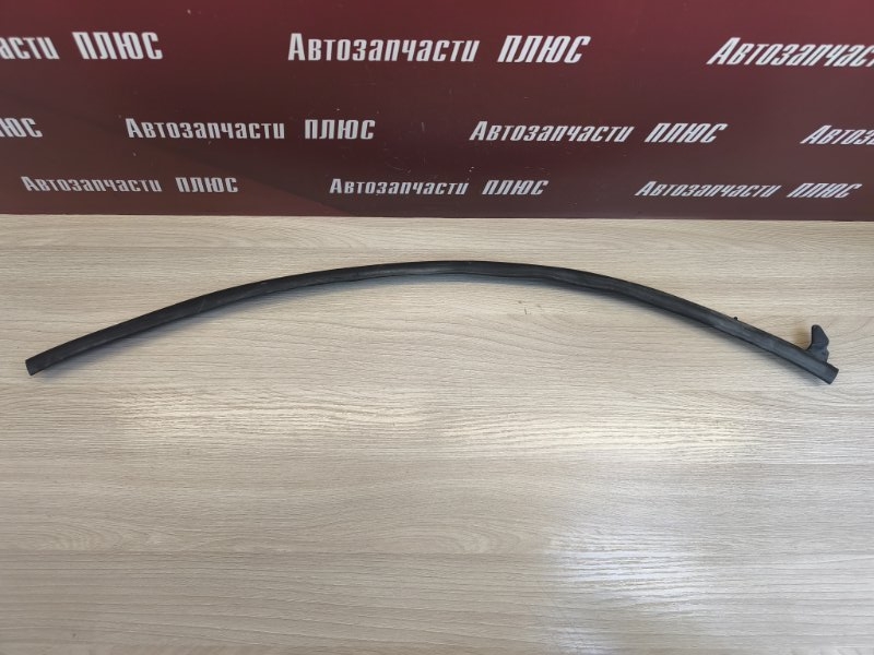 Уплотнительная резинка боковой двери