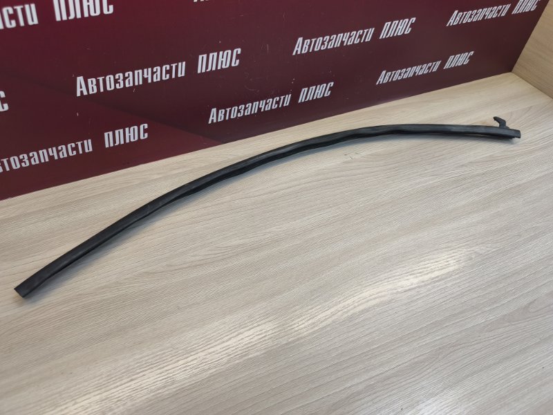 Уплотнительная резинка боковой двери