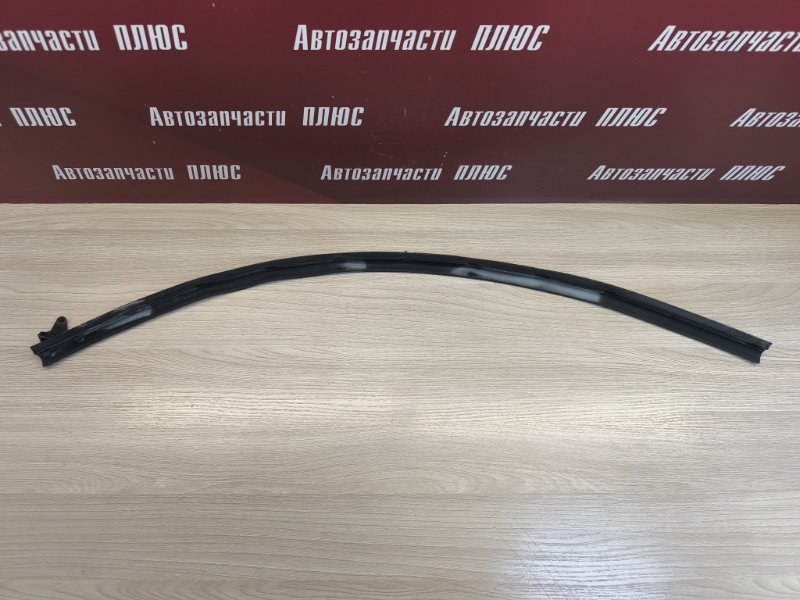 Уплотнительная резинка боковой двери