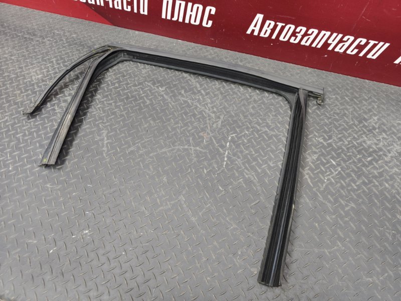 Уплотнитель рамки двери