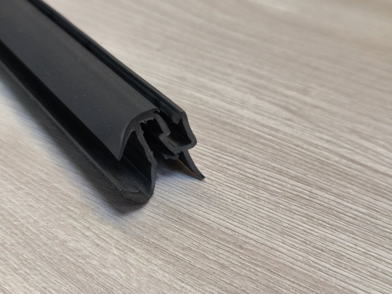 Уплотнитель стекла двери внутренний