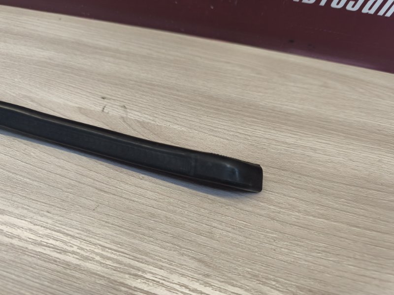 Уплотнитель двери