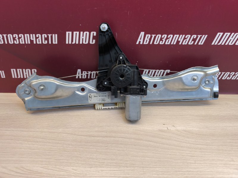 Стеклоподъемник    двери