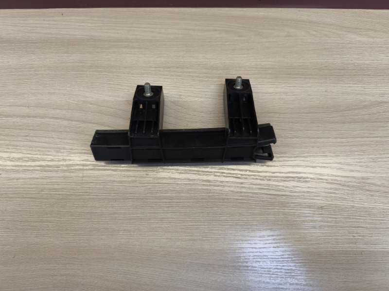 Направляющая стекла двери