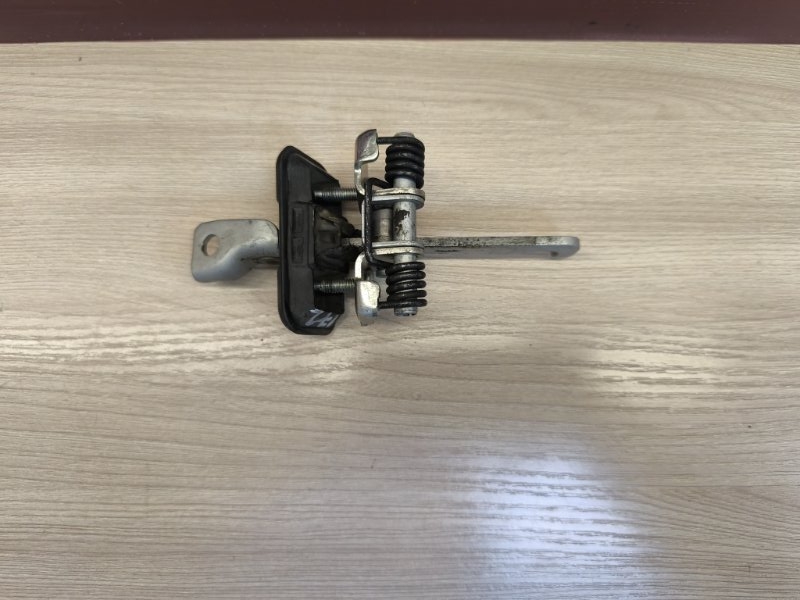 Ограничитель двери