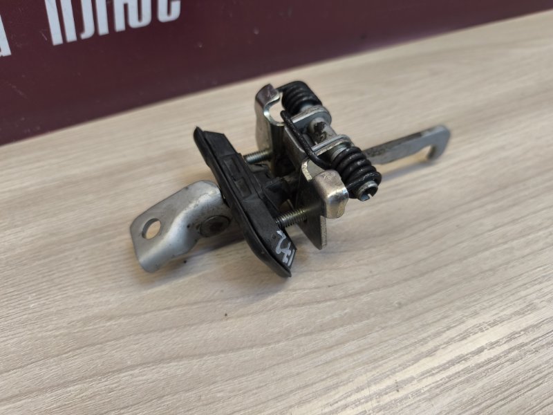 Ограничитель двери