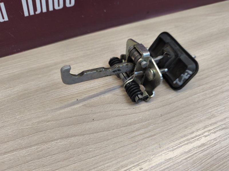 Ограничитель двери