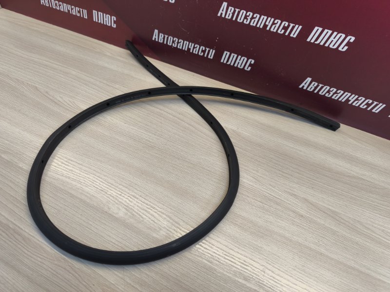 Уплотнительная резинка боковой двери