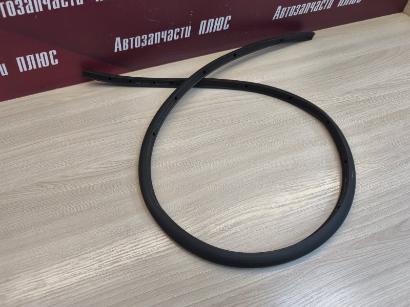 Уплотнительная резинка боковой двери