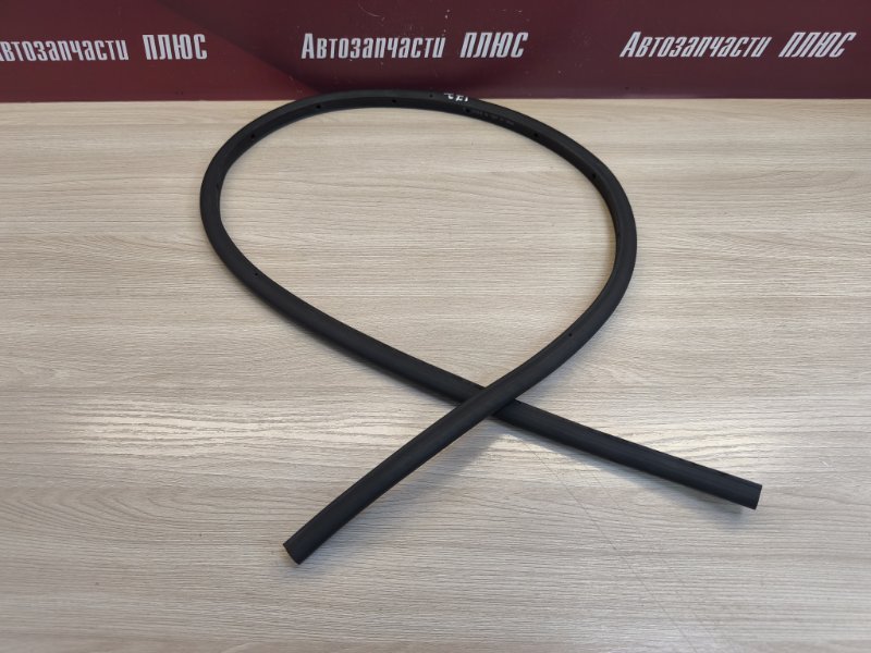 Уплотнительная резинка боковой двери