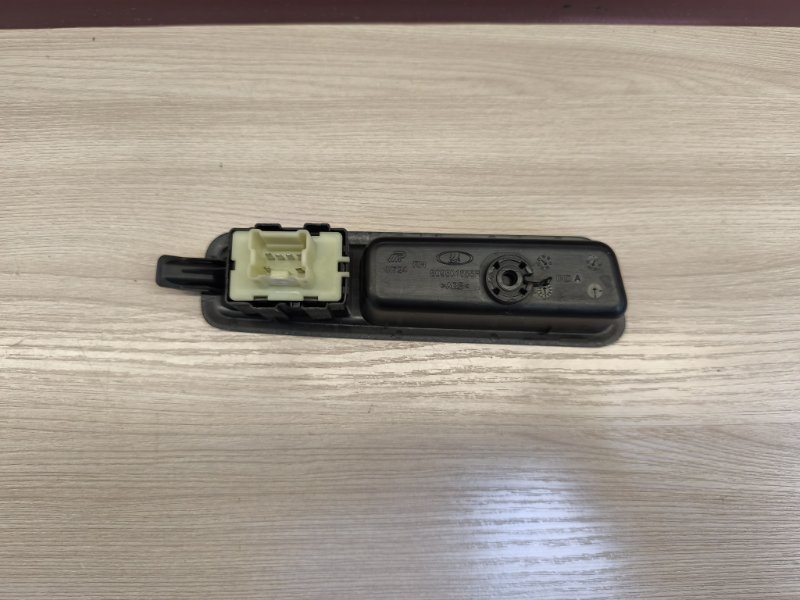 Кнопка стеклоподъемника