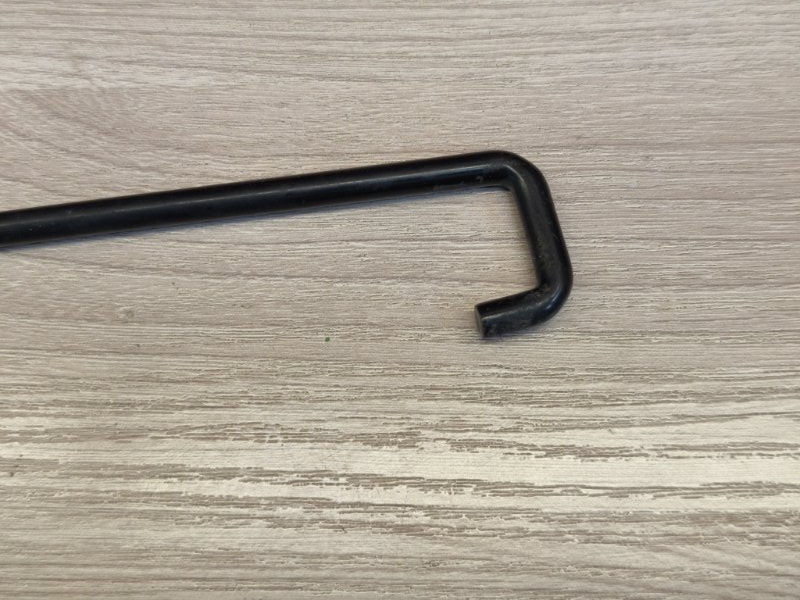 Упор капота