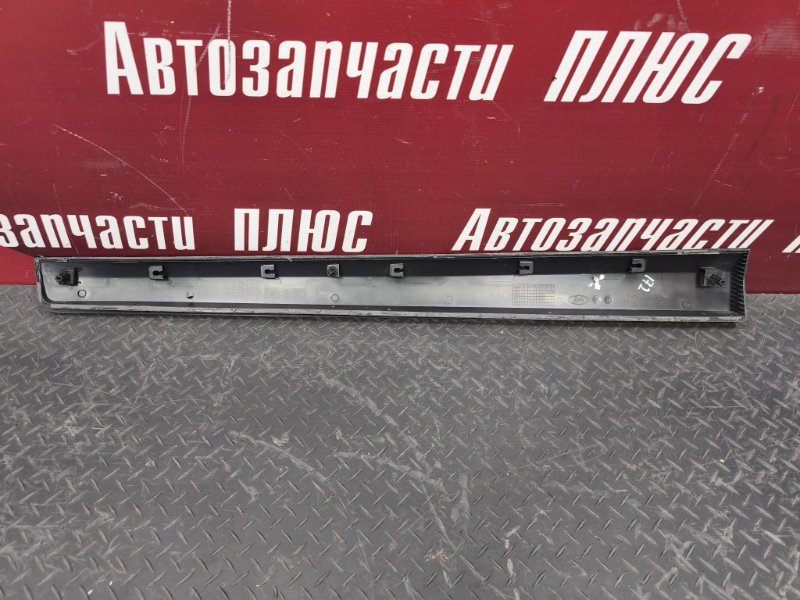 Молдинг двери