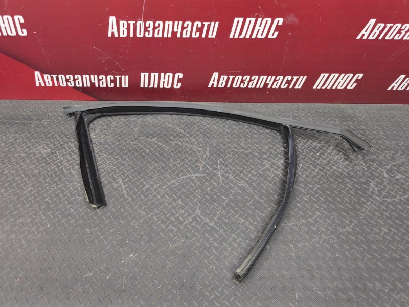 Уплотнитель рамки двери