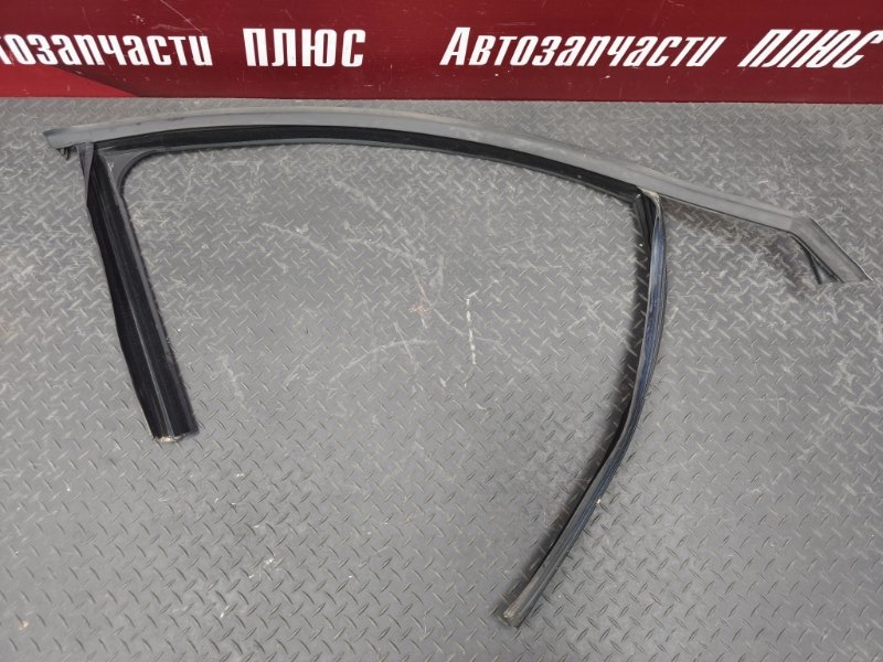 Уплотнитель рамки двери