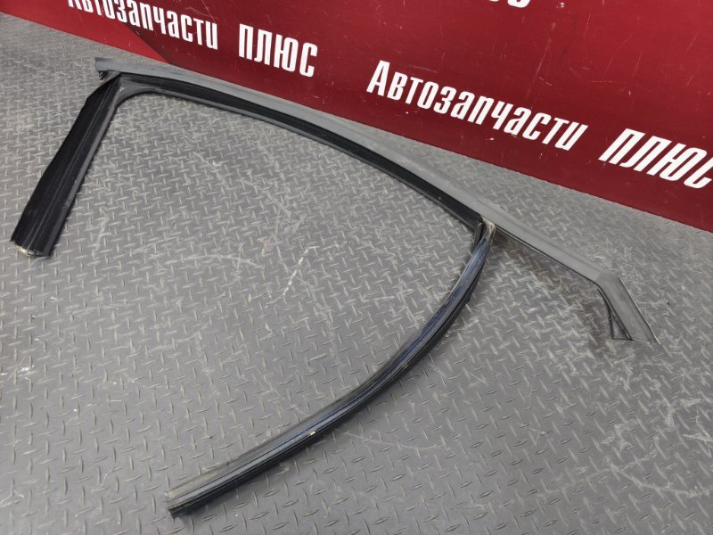 Уплотнитель рамки двери